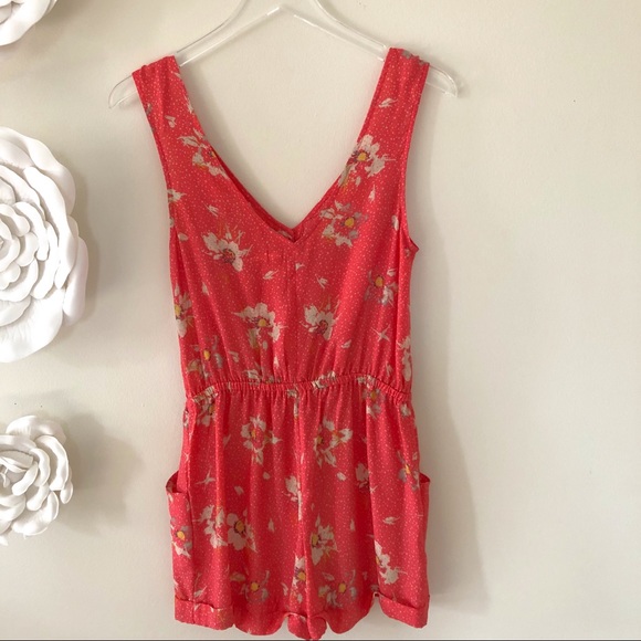 Beautiful romper - Picture 3 of 3